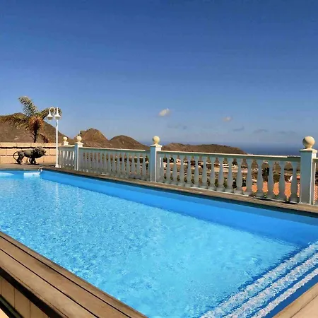 Charmante In Mit Pool Und Grill